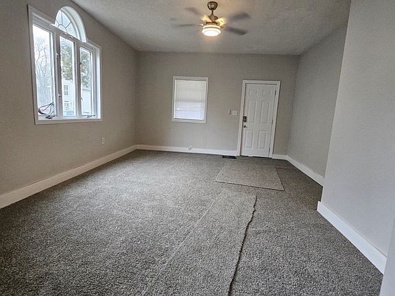 4th image of 745 N Sheffield Ave #1