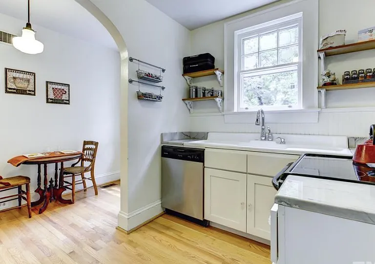 323 Furches St — Photo 12