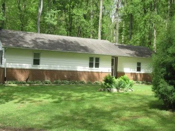 1820 S Ridgeview Rd, Logansport, IN 46947