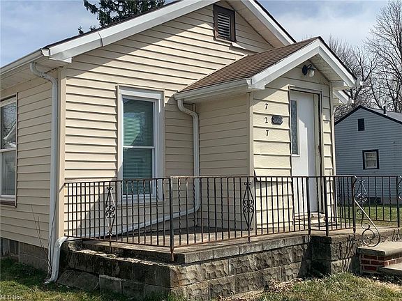 2nd image of 727 Howell St