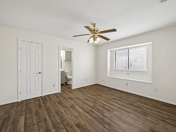 5th image of 512 Texas St