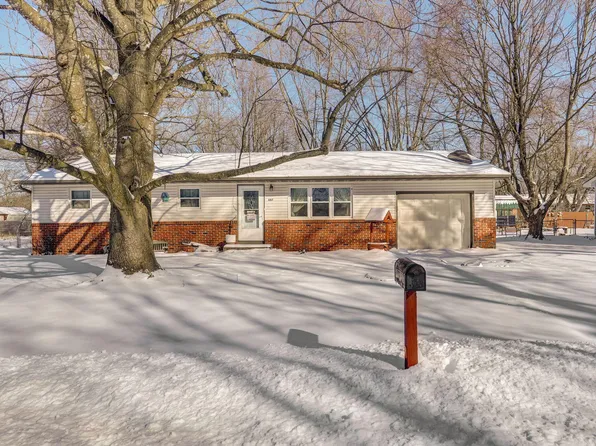 667 W Elm Street, Aurora, MO 65605