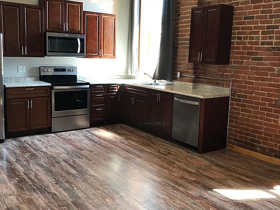 4th image of 322 E Erie St #2