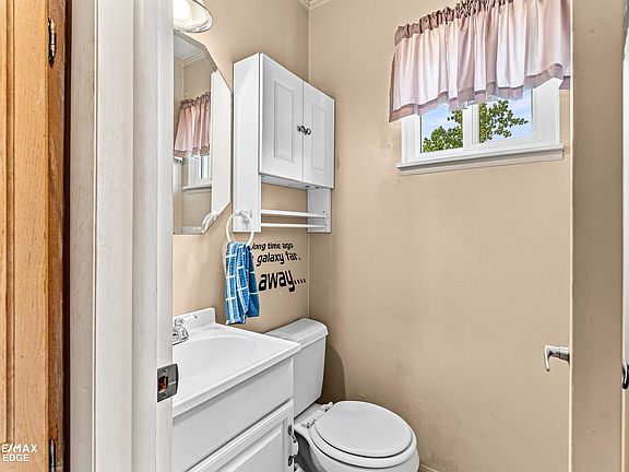 5th image of 7353 E Maple Ave