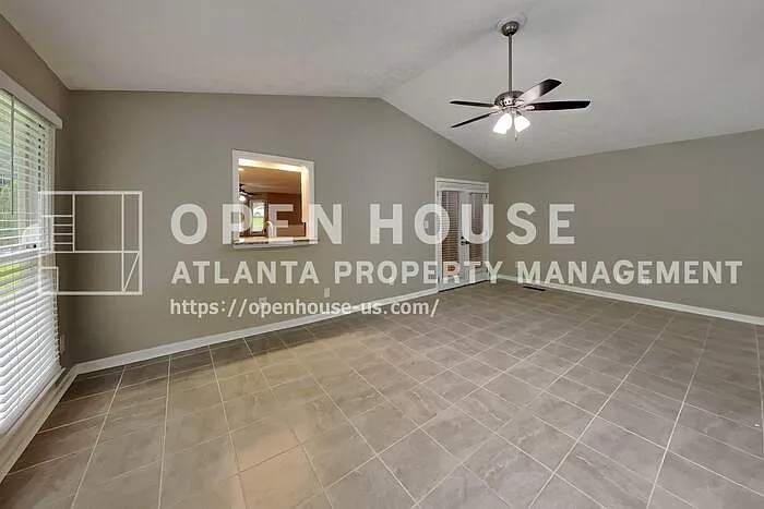 2330 Hinton Rd — Photo 16