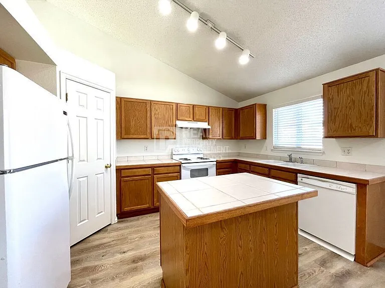 4347 S Halifax St — Photo 5