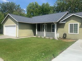 512 N Perry St, Kennewick, WA 99336