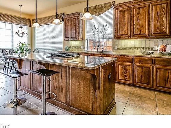 2nd image of 6400 Castle Rock Cir