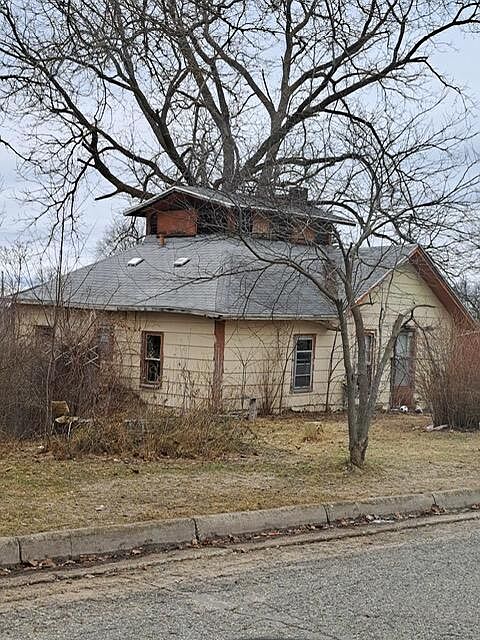 1st image of 939 Sundberg St