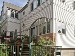 1127 W Cornelia Ave APT C, Chicago, IL 60657