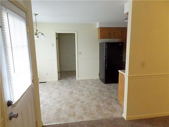 3rd image of 294 Northridge Dr