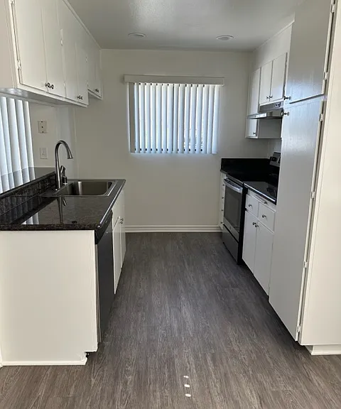Westbay Apartments — Photo 57