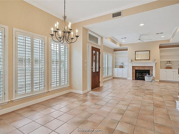 4th image of 905 Grand Oaks Cir