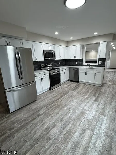 4 bed, 3.0 bath, $6,000 — Photo 4