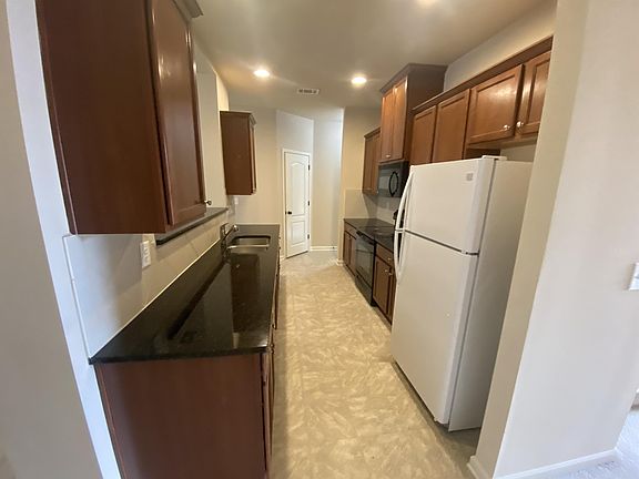 3rd image of 1601 Creek Bend Ln NW #1