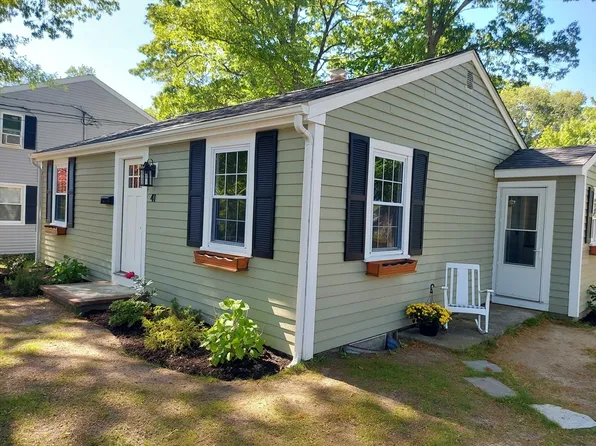 41 Dawes Rd, Brockton, MA 02301