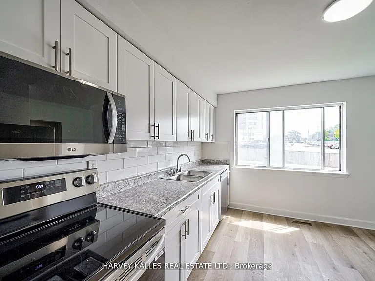 2000 Sheppard Ave W #Townhouse 511 — Photo 11