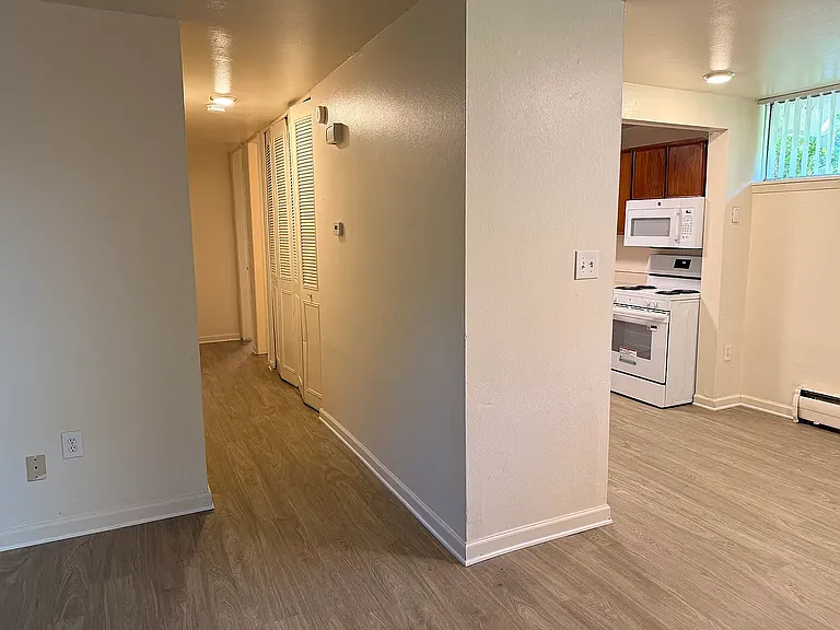 2655 Mapleton Ave #102 — Photo 5