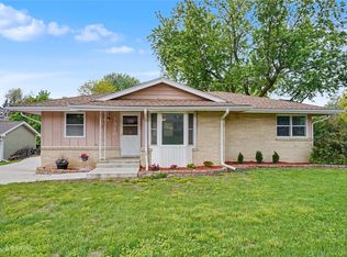 1910 NW 81st St, Clive, IA 50325