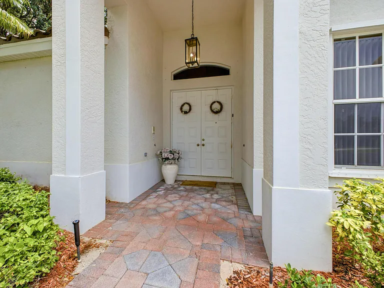 4378 Danielson Dr — Photo 2