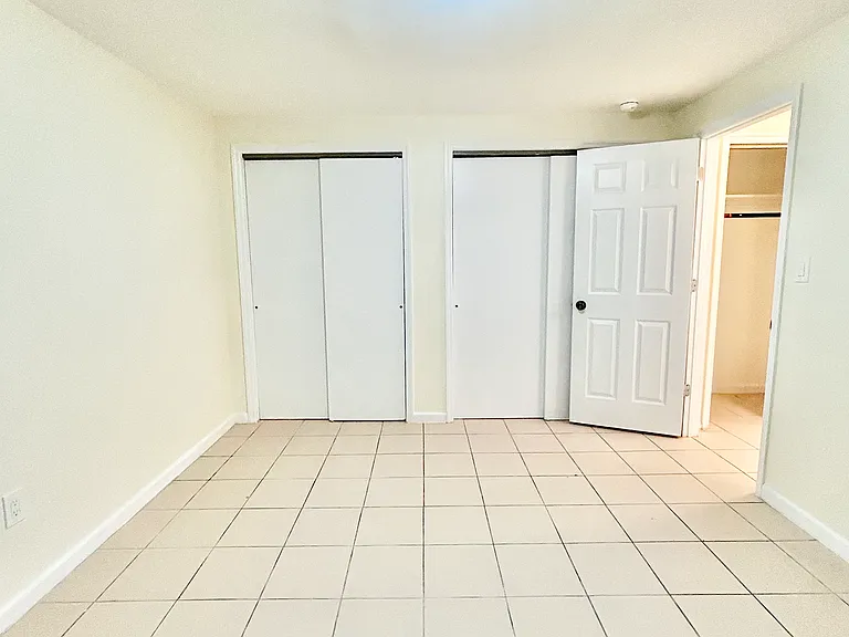 164 Rossiter Ave #1 — Photo 40