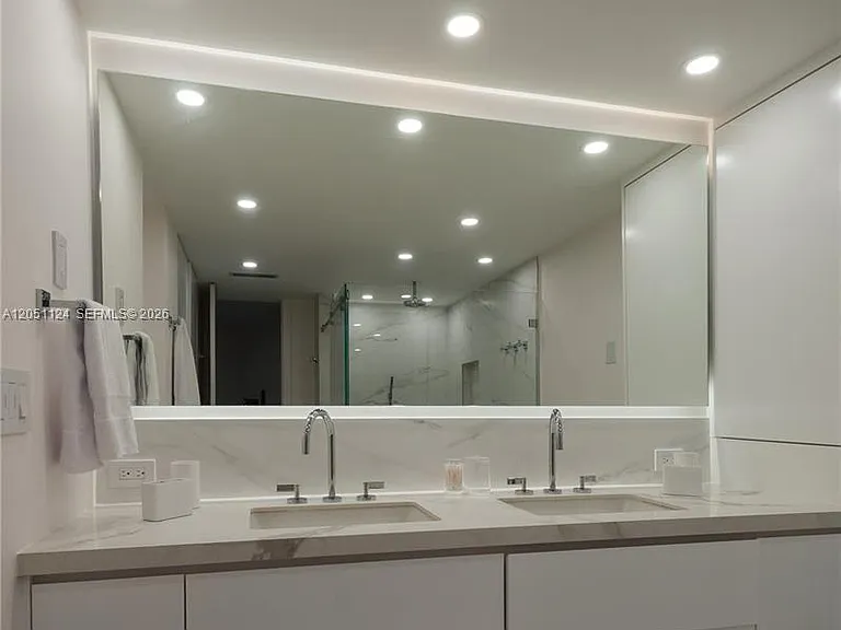 1121 Crandon Blvd #D301 — Photo 33