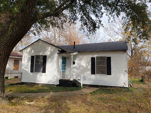 2nd image of 605 W 75th St