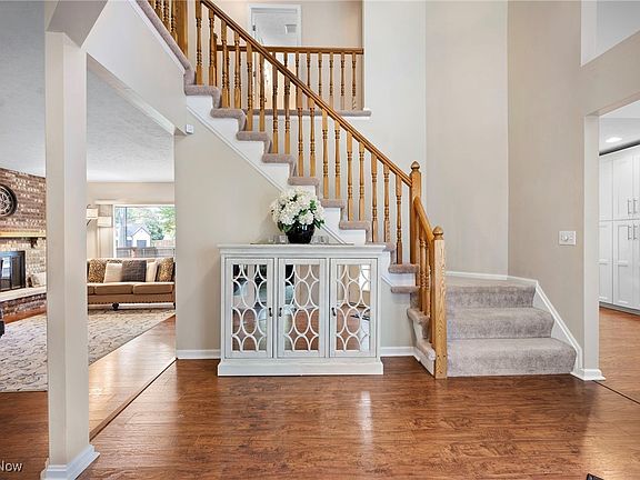4th image of 30090 Persimmon Dr