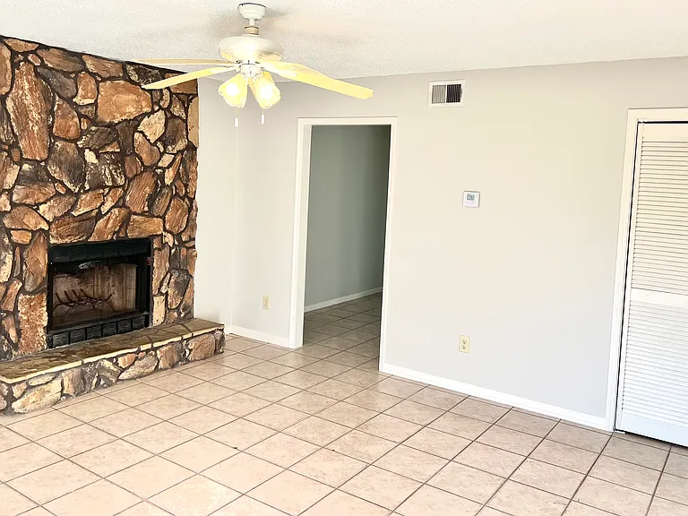 700 Tumbleweed Trl #A — Photo 6