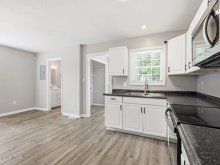 200 S Sylvan Dr — Photo 22