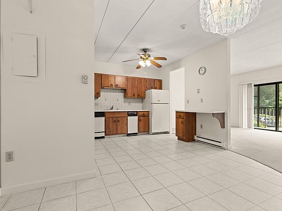 5th image of 235 Winthrop St APT 1111