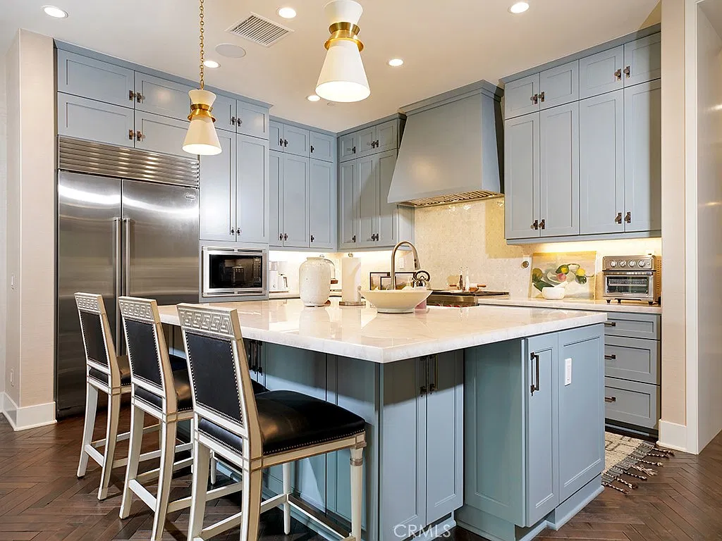 4 bed, 4.5 bath, 3448 sqft, $30,000 — Photo 4
