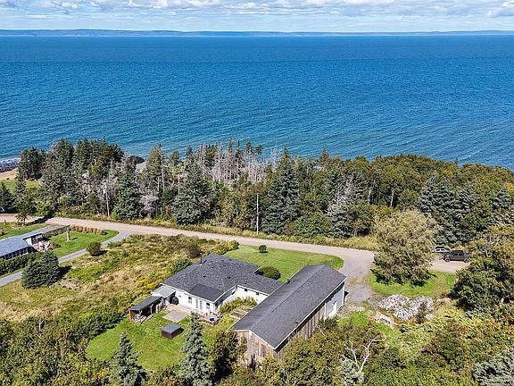 4th image of 60 Cove Rd