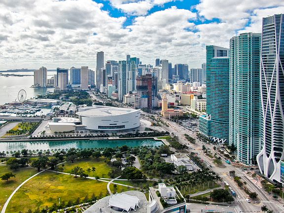 4th image of 900 Biscayne Blvd APT 3208
