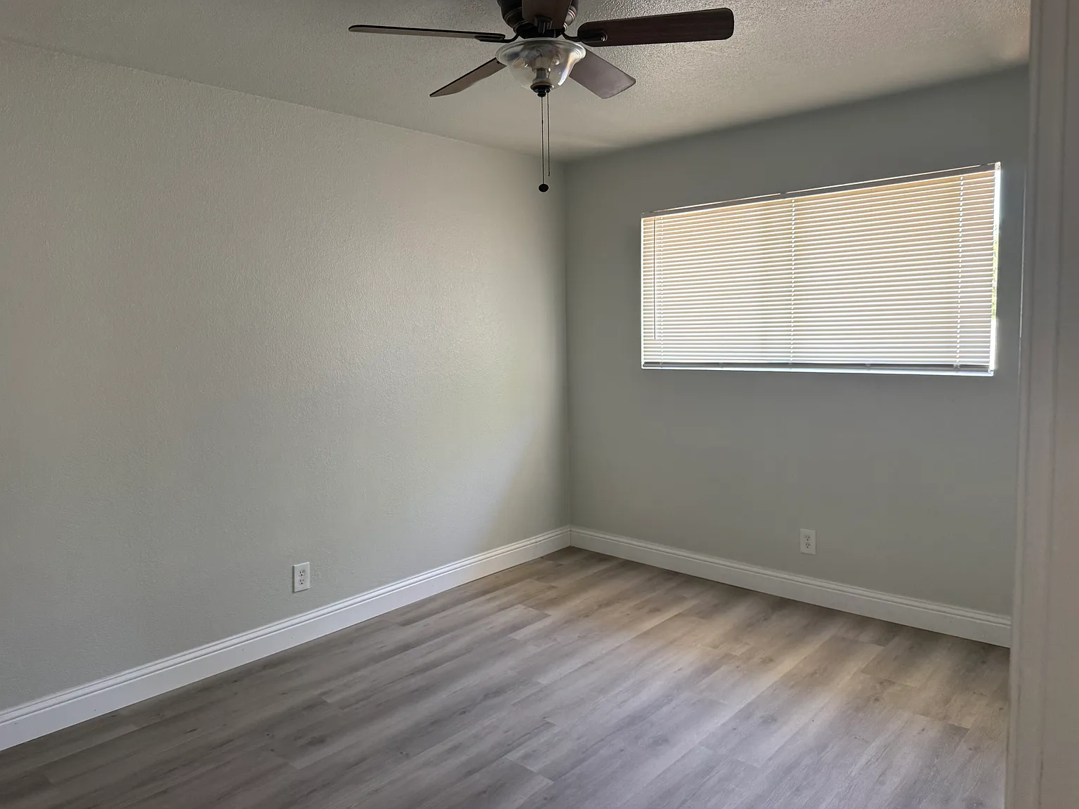 2 bed, $1,100 — Photo 4