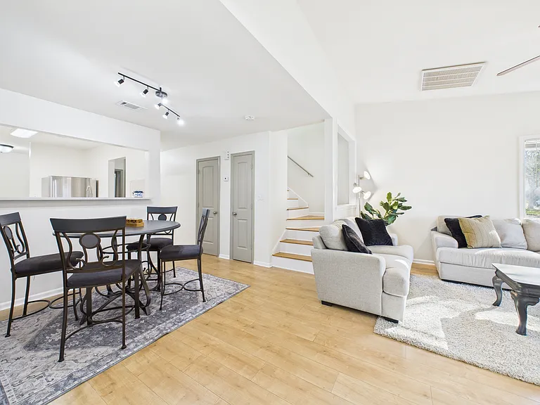 7836 Bateman Ln — Photo 11