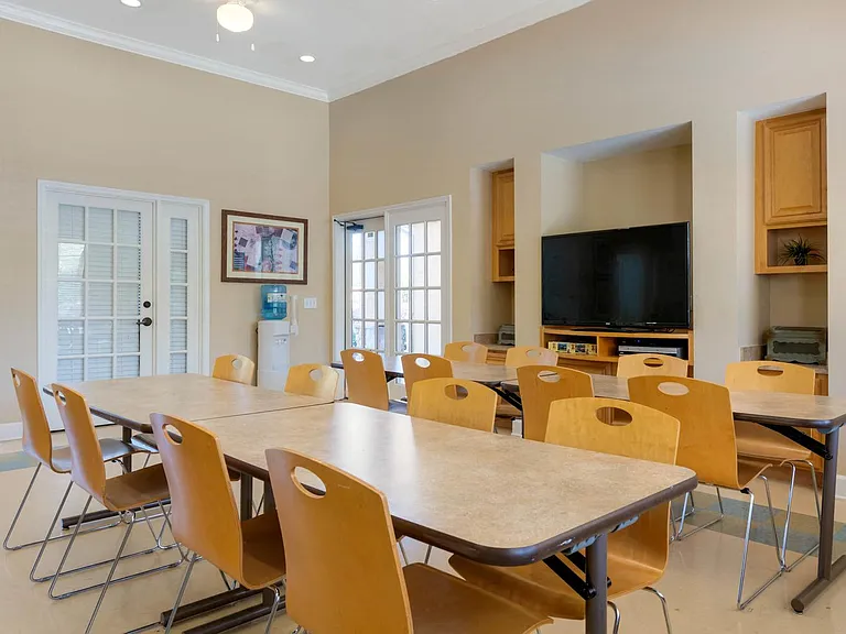 Ryan Oaks Apartments — Photo 15