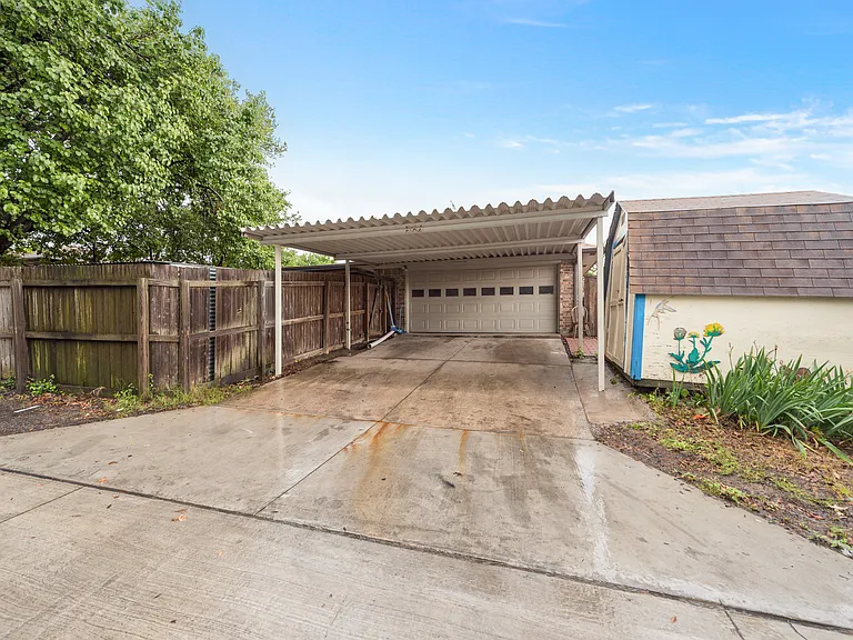 2623 Fallcreek Dr — Photo 17