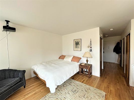 4th image of 205 Columbia St APT 2