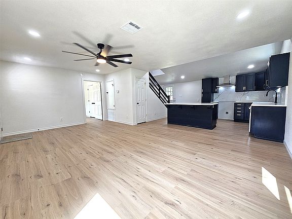 5th image of 403 N Archer St