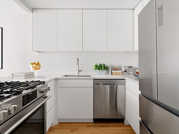 5th image of 337 E 50th St APT 4A