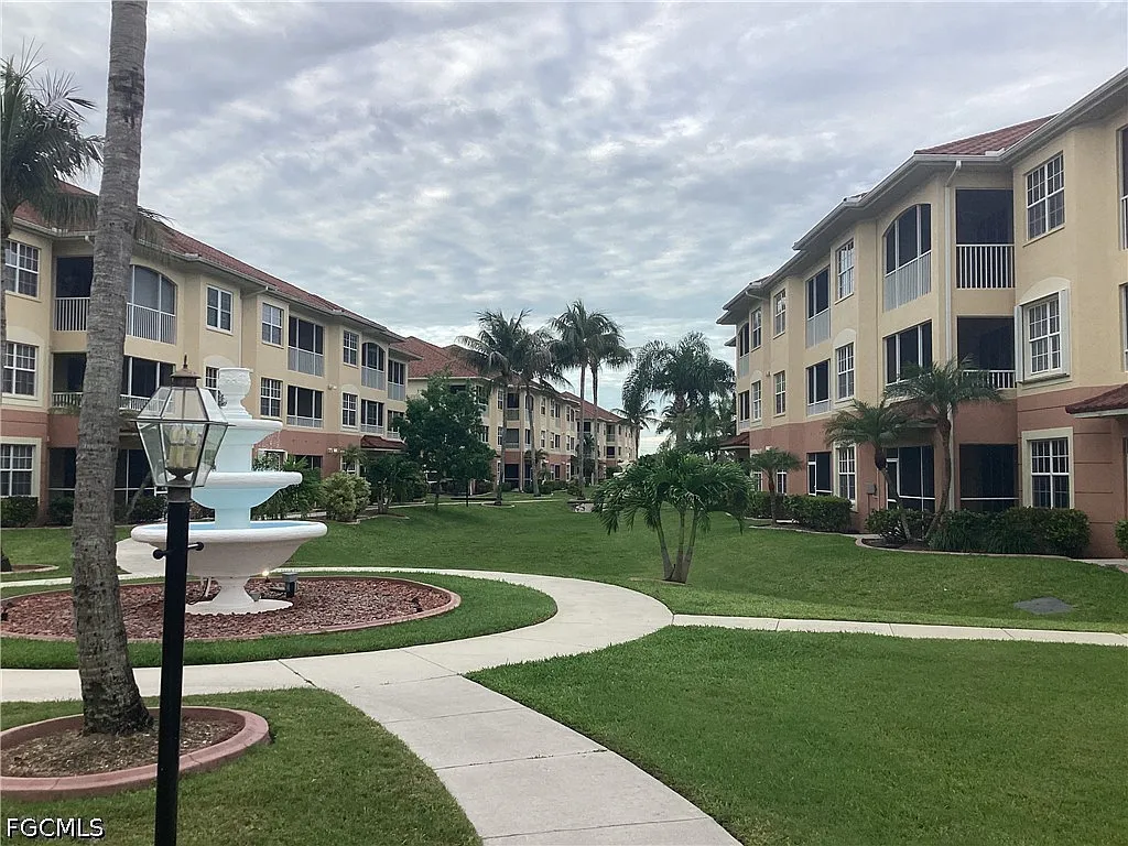 2 bed, 2.0 bath, 1646 sqft, $2,300 — Photo 2