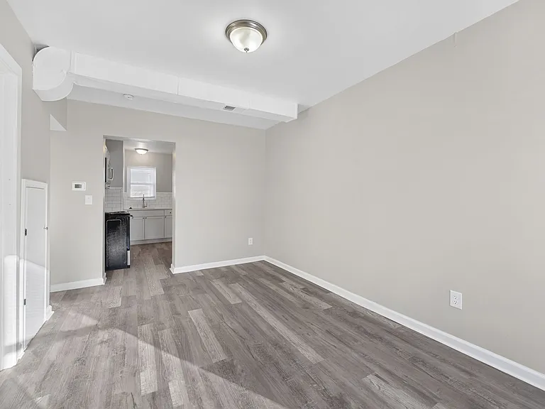 6735 Ford Ave — Photo 6