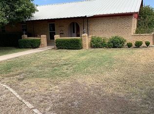 2901 Southpark Dr, Coleman, TX 76834