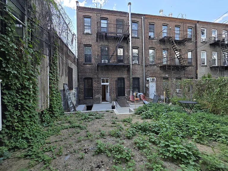 84 George St #1R — Photo 2