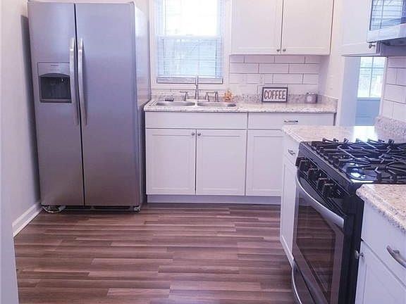 3rd image of 223 Vasbinder Dr