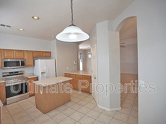 3rd image of 6331 W Pontiac Dr