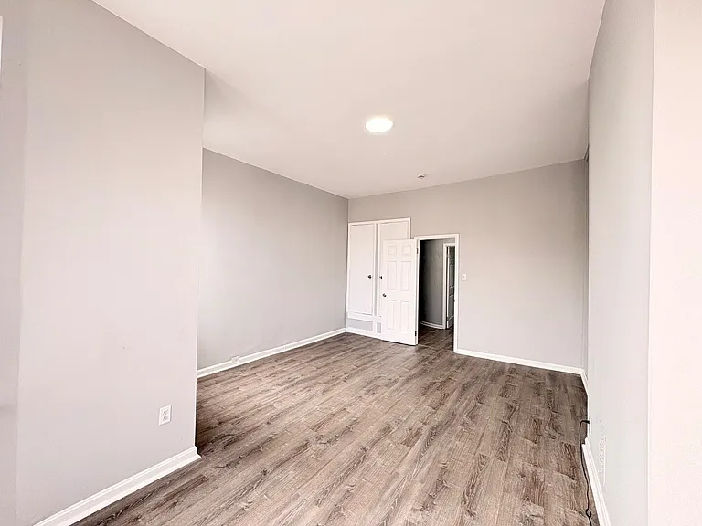 235X McCulloh St — Photo 11