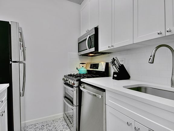 4th image of 160 E 38th St APT 7F