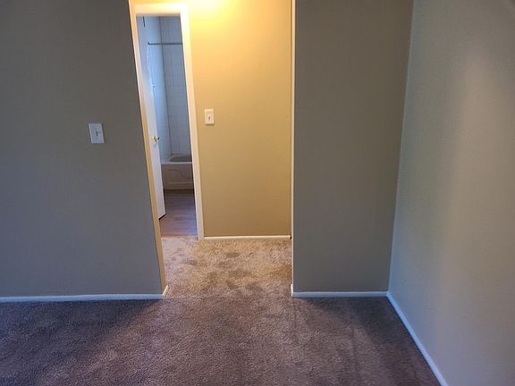4th image of 547 W 61st St APT A